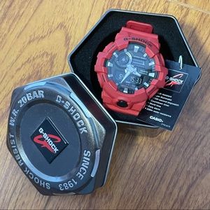 Casio
G-Shock Analog Resin Strap Watch GA700-4A